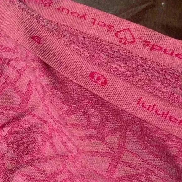 Lululemon shirt - Picture 6 of 6